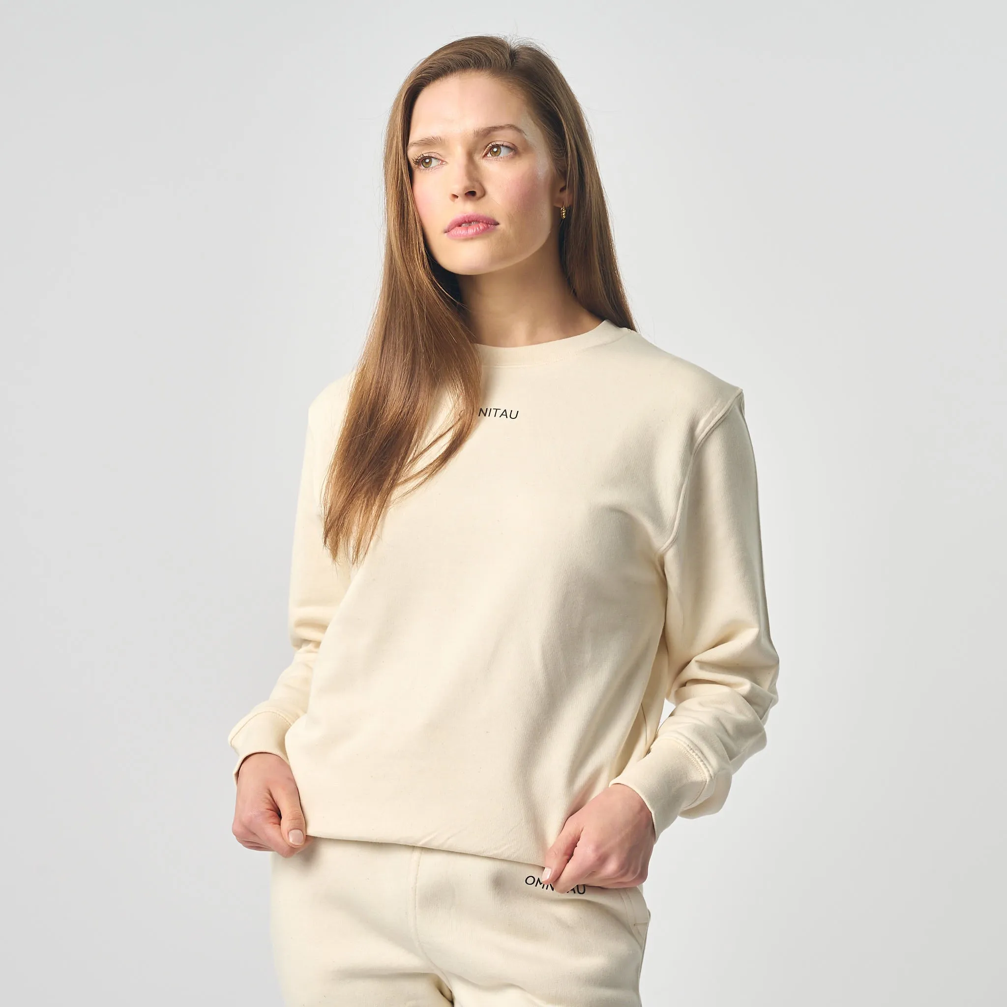 Omnitau Women's Ellyse Organic Cotton Medium Fit Sweatshirt - Cream