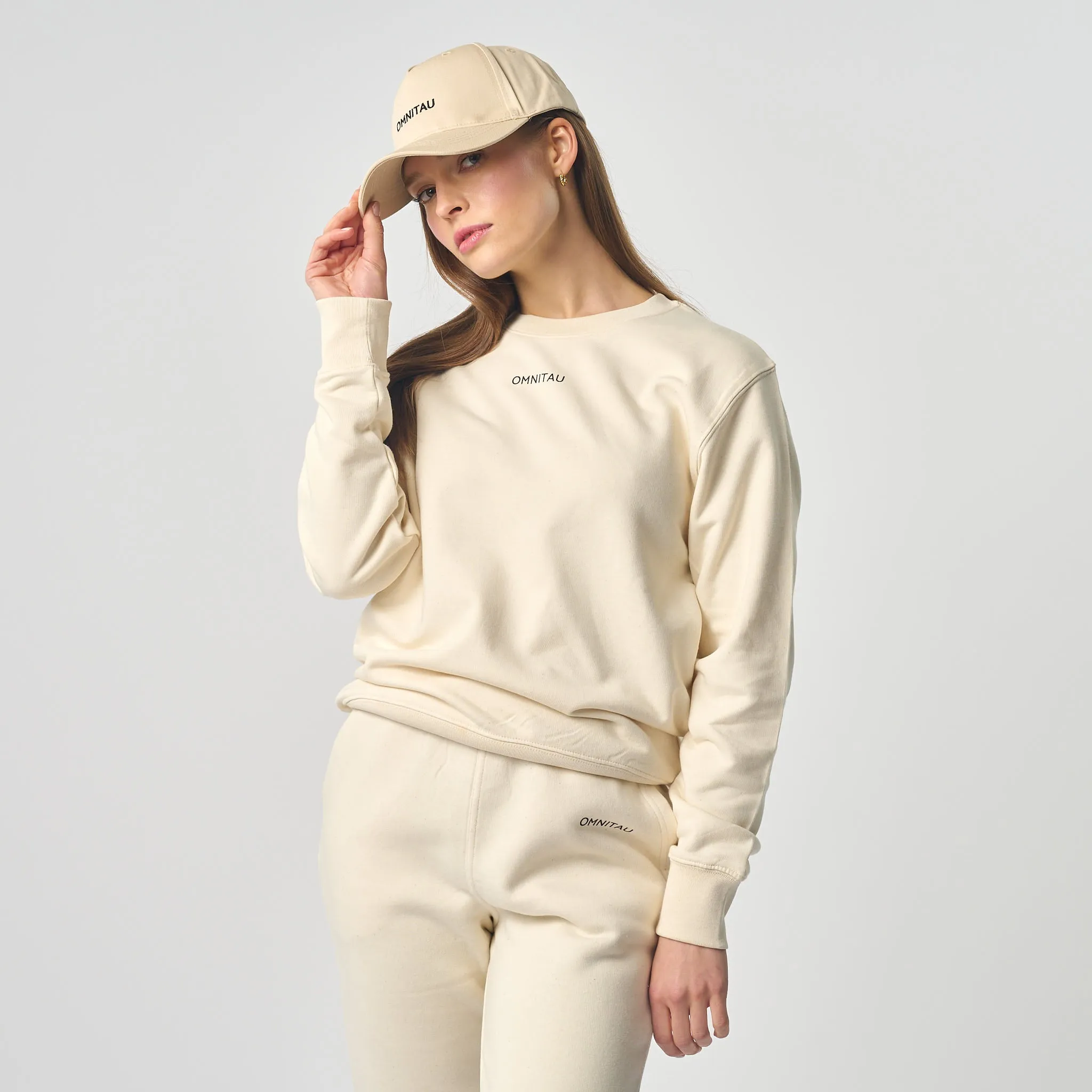 Omnitau Women's Ellyse Organic Cotton Medium Fit Sweatshirt - Cream