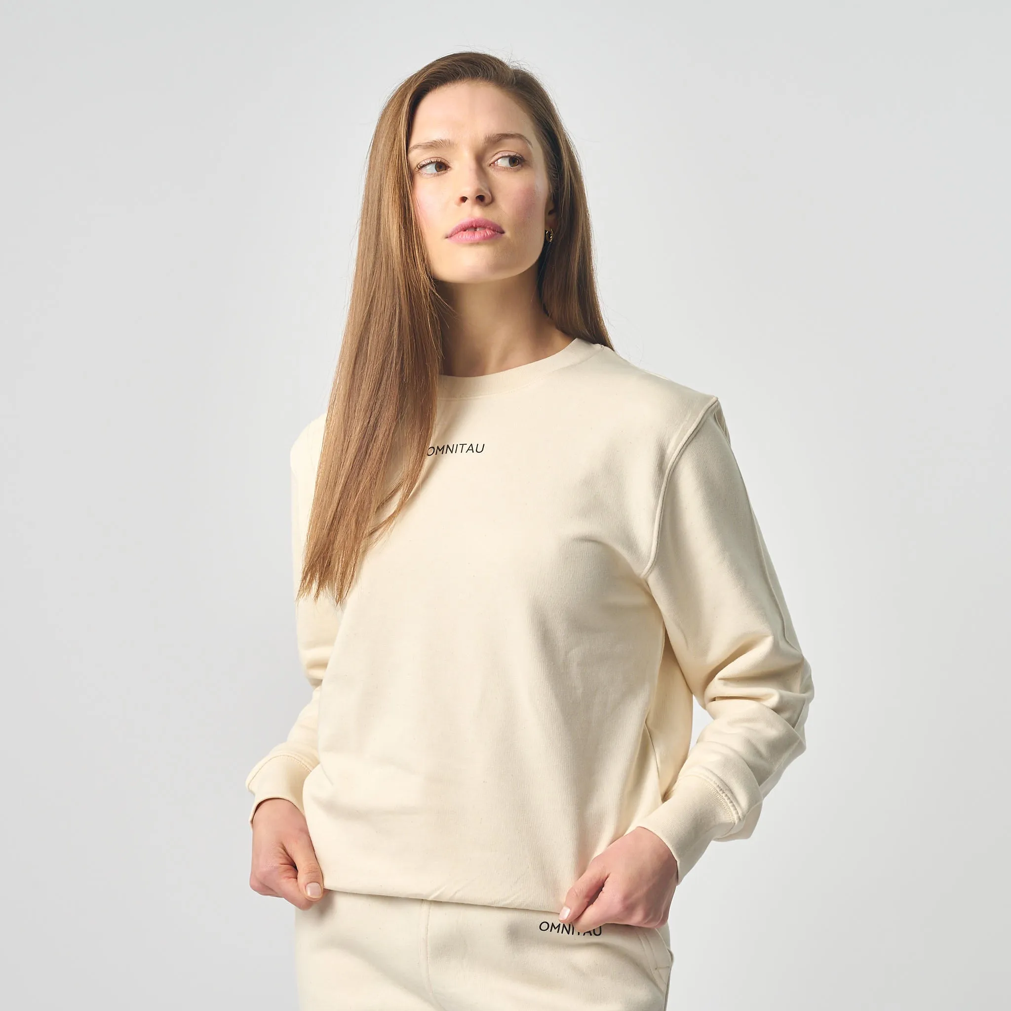 Omnitau Women's Ellyse Organic Cotton Medium Fit Sweatshirt - Cream